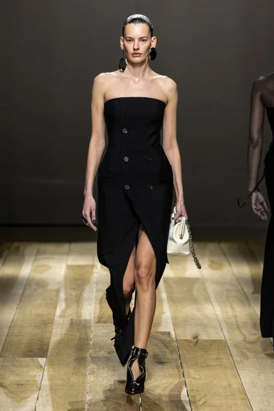 Look 5